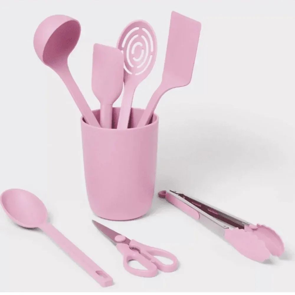 Room Essentials 8pc Pink Utensil Set.New Without Tag